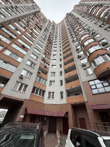 Оренда, саперно слобідська 10, цегляний будинок, середній поверх