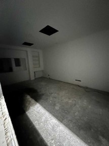 Сдам отличный 1-й этаж склад - магазин 350м2 возле Южного Вокзала.