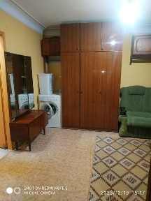 Сдам 2 комнатную малогабаритную квартиру в районе Коммунального рынка