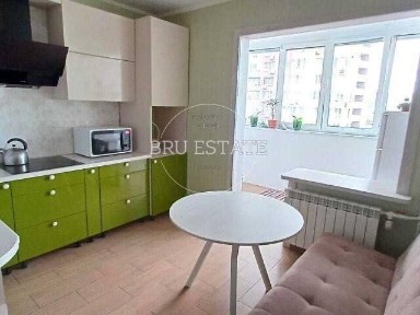 Продаж 1 к квартири Осокорки Позняки Ремонт середній поверх