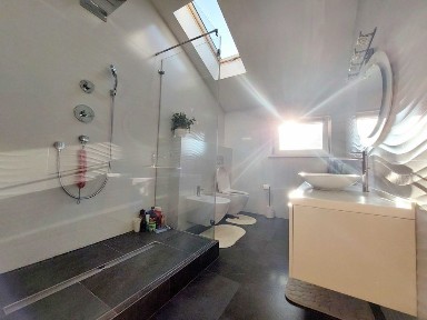 Частина будинку 4к. Джерельна (центр).