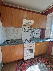 1 кімнатна Комарова. 6500 грн. Автономка.