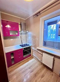 Продаж 1 к квартири Осокорки 7 хв пішки Ремонт 3й поверх