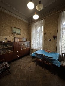 Продам три комнаты в коммунальной квартире, ул. Лейтенанта Шмидта