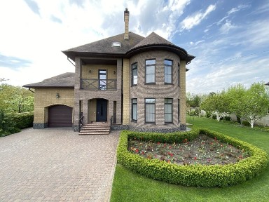 Продаж Фантастично- гарного будинку з каміном і мармуровими сходами с