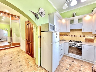 Затишна та стильна квартира в центрі. Індивідуальне опалення.