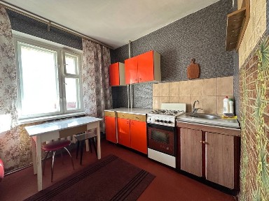 1- кімн. кв. по вул. Володимира Коваленка ( Пухова)