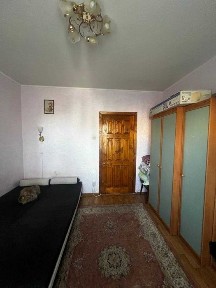 Продаж, 4-х кімнатна квартира, Карачуни