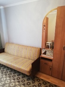 М. Позняки, ул. С.Крушельницкой, 1ком. квартира-8000грн