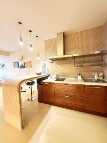 Оренда 1-но кімнатної квартири 60 м2 біля ст. метро 