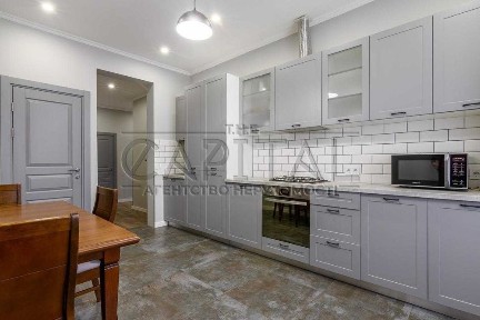 Оренда 3-кім квартири 112 м у Царському будинку на Бессарабській площі