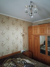 Теремки - 2 хв. Трикімнатна в гарному стані.