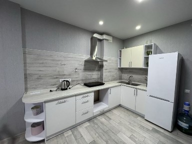 Большая одокомнатная на Таирова в новом доме на Жукова. Небесной сотни