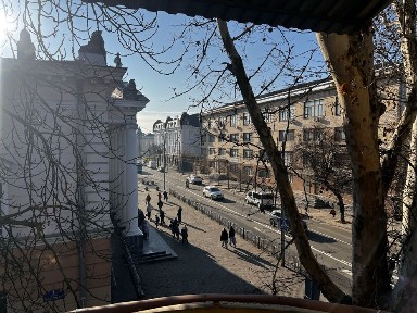 Продам 3к. квартиру вул. Театральна 11