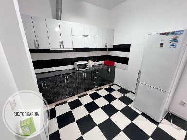 Оренда 2к квартири Соборна/Нікольська на 3 поверсі з 4 з індив. опален