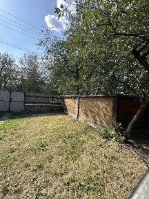 Здається частина будинку на Крошні ( за переїздом)