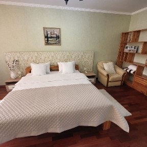 на 1,2,3 місяці та подобово 1кім. 29/34пов. Гришка 9, Позняки, є укриття