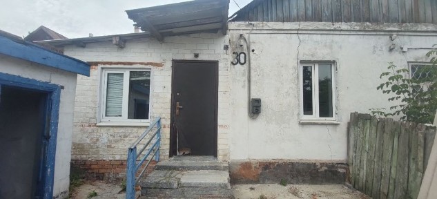 Продам 1/2 дома район пр. Гагарина 19900дол.