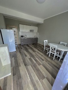 Квартира в новобудові з власним двориком