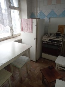 Двукімнатна у центрі район площі свобода