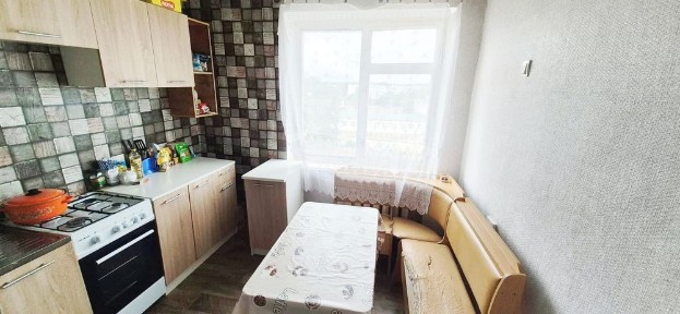 ПРОДАМ 2-кімнатну приватизовану квартиру в смт Черкаське. Квартира