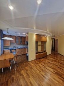 Продаж 2к. кв. Героїв Крут 12, Нагорка, Центр