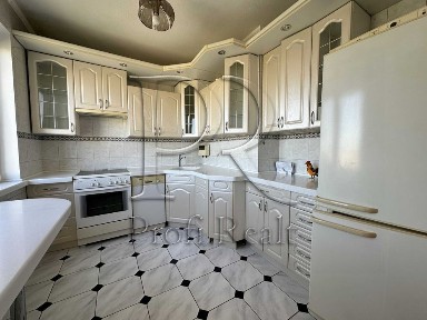 Оренда 3 кімн. квартири вул. Архітектора Ніколаєва 5, Троєщина