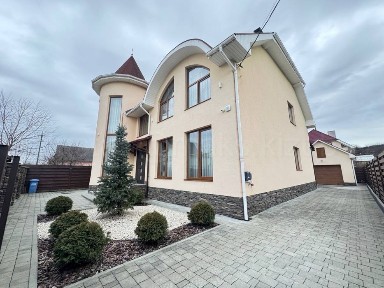 Продам будинок в Ужгороді/200 м2/5 сотих/Газове опалення