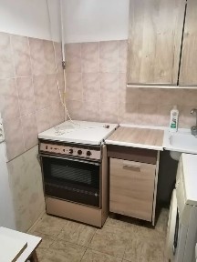 Сдам свою 1комн с газ плитой, водой 1этаж Аркадия, 7 фонтана