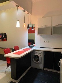 Сдам длительно на Бунина студию