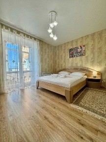 ApartPoltava НОВИЙ буд. центр міста, ПАНОРАМНИЙ БАЛКОН. подобово