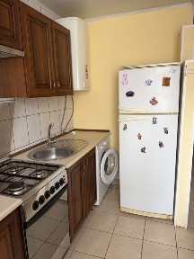 Здам однокімнатну квартиру в центрі міста (довгостроково)