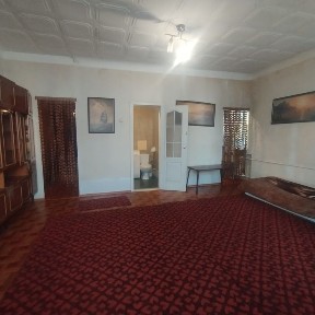 Сдам 2 комнатную в центре