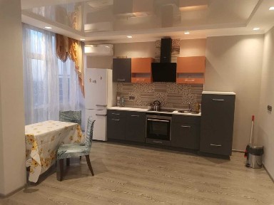 Сдам 1 к Небесной Сотни, евростиль, 8500грн Риелтор