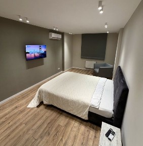 Новобуд Вікторія Гарденс, Південий, 2 км кв. Подобово, погодинно