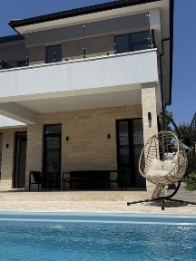 Продам новый стильный дом на фонтане, с бассейном, никто не жил