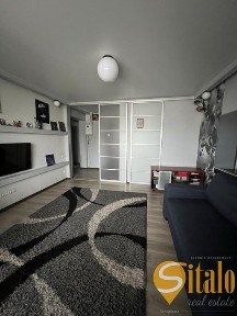 Продається 3-кімнатна квартира в районі Малого ринку (044)