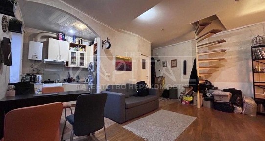 Продаж Квартира-Студія для творчої людини вул. Гоголівська, Київ