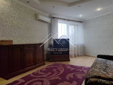 Оренда затишної трьокімнатної квартири на Соцмісті (мурашник).