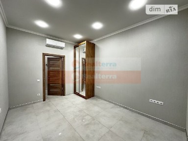 Жилянська вулиця, район Голосіївський, Київ, метро Університет, вул. Жилянська 68, приміщень - 3, поверх - 4 • ID 32955619