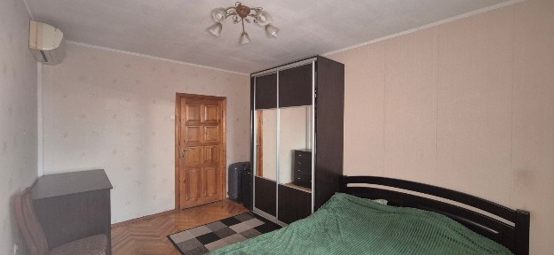 Киев, Предславинская ул., 25