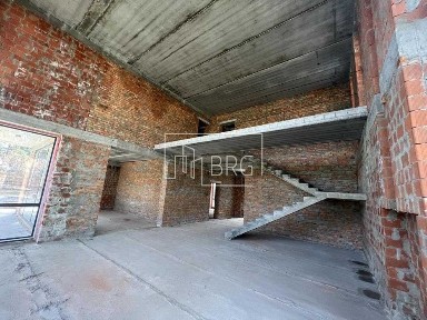 Продажа нового дома в сосновом лесу <a href='/newbuilding/7971/view/kg-pluty'>Плюты</a> без комиссии