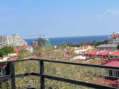 Квартира с террасой в Аркадии. Ремонт. Вид на море.