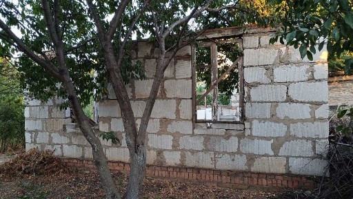 Продається дачний участок 4 соток із коробкою під будинок