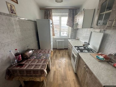 Здається 3-кім панелька ХОТИНСЬКА (ресторан ВЕРСАЛЬ)