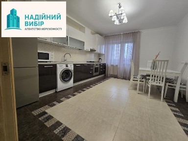 Оренда 2 к. кв. в центрі, біля 