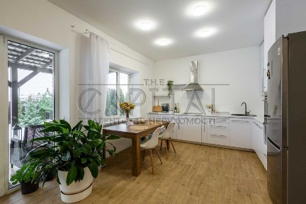 Київська область, Вишеньки