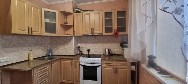 Гарна однокімнатна квартира на Таврійському. Ліфт працює.