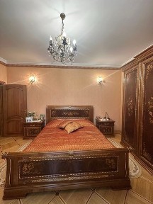 Дворівнева простора квартира в центрі Луцька