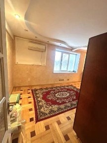 Продаётся 2-комнатная квартира по ул. Узбекистанская.